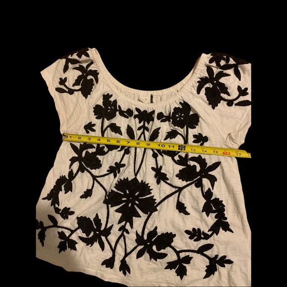 Anthropologie Akemi+Kin Off the shoulder appliquéd top - Picture 2 of 4